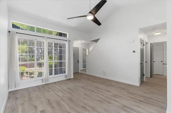 1015 E Yager LN #18, Austin, TX 78753