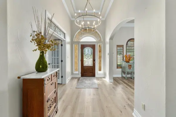 416 Shadywood LN, Dripping Springs, TX 78620