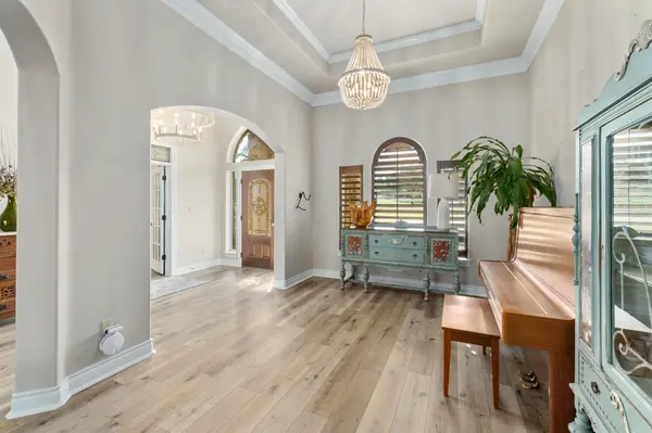 416 Shadywood LN, Dripping Springs, TX 78620