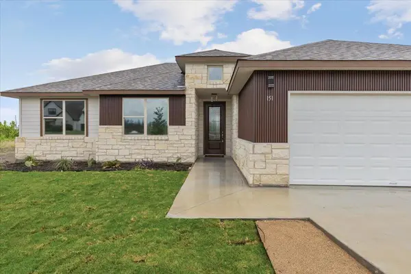 151 Bianca CIR, Del Valle, TX 78617