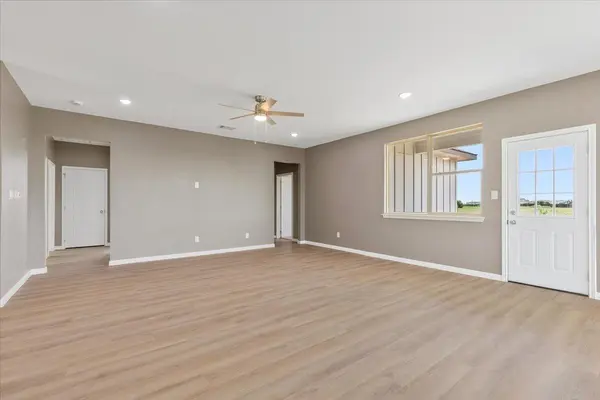151 Bianca CIR, Del Valle, TX 78617