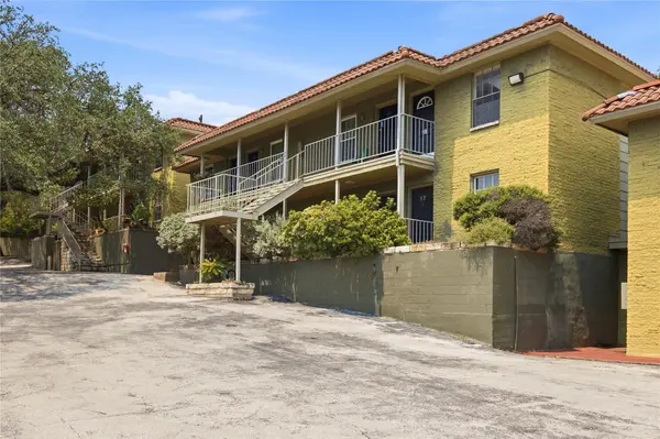2302 E Side DR #18, Austin, TX 78704
