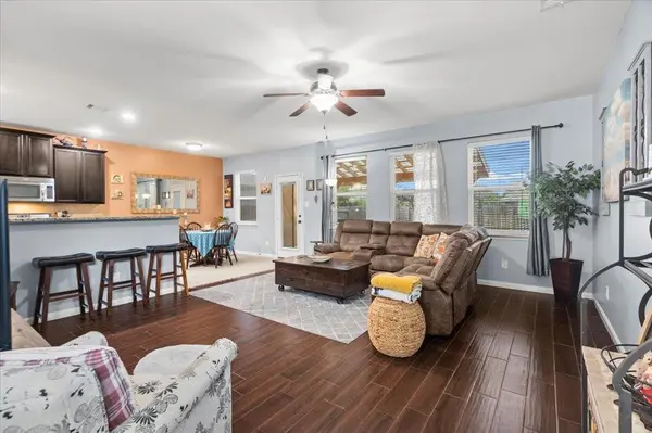 1476 Treeta TRL, Kyle, TX 78640