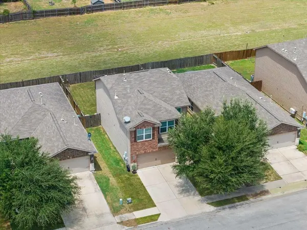 1476 Treeta TRL, Kyle, TX 78640