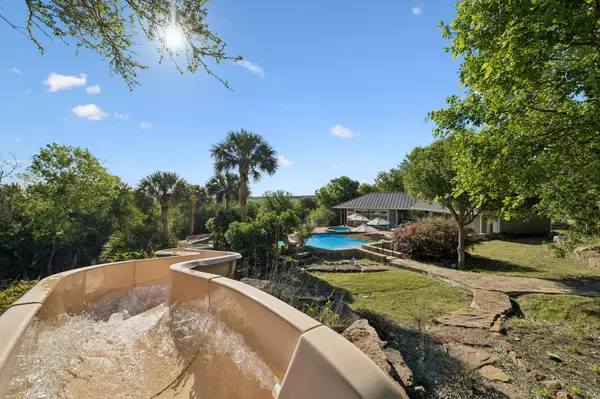 999 Schwarzlose RD, New Braunfels, TX 78130
