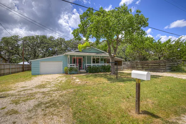 1685 LAKEVIEW DR, Canyon Lake, TX 78133