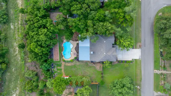 222 Primrose DR, Kyle, TX 78640