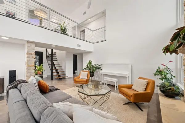 1813 Crooked LN, Austin, TX 78741