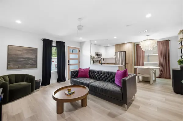 5304 Saint Georges GRN #A, Austin, TX 78745