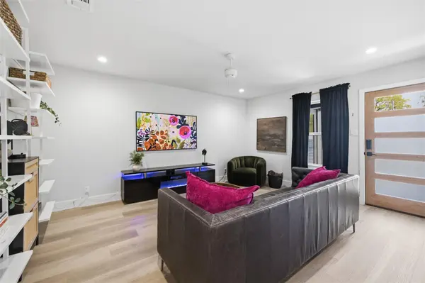 5304 Saint Georges GRN #A, Austin, TX 78745