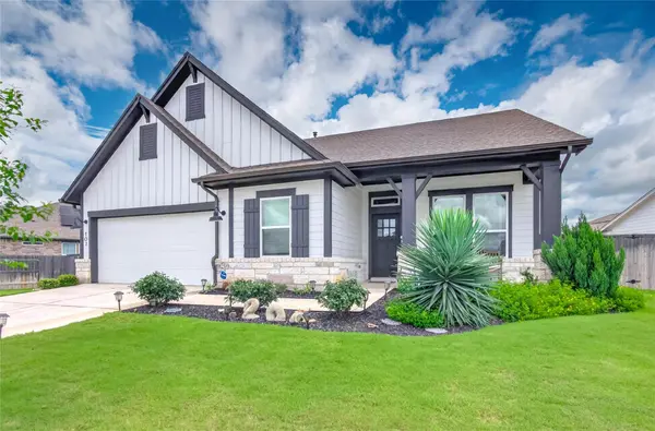 107 Freeman Day DR, Bastrop, TX 78602