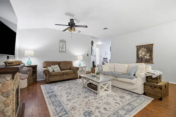 114 Creston ST, Hutto, TX 78634