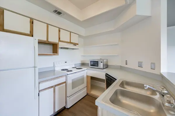 6000 Shepherd Mountain CV #1011, Austin, TX 78730