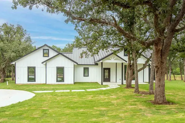 337 Smitty LN, Lockhart, TX 78644