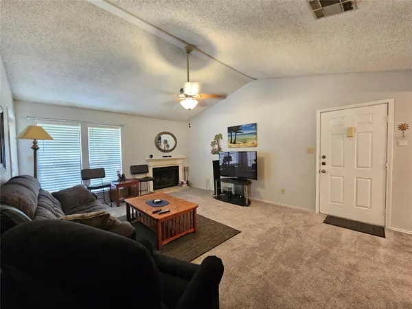 1202 Thorpe LN #604, San Marcos, TX 78666