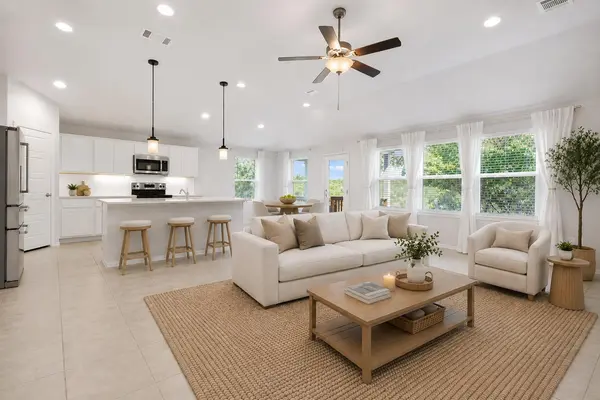 8017 Flintlock CIR, Lago Vista, TX 78645