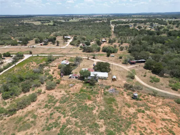 3200 Cattlemens ROW, Lockhart, TX 78644