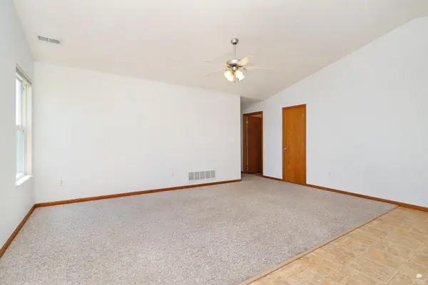 420 Brooklawn CT, Manhattan, KS 66502