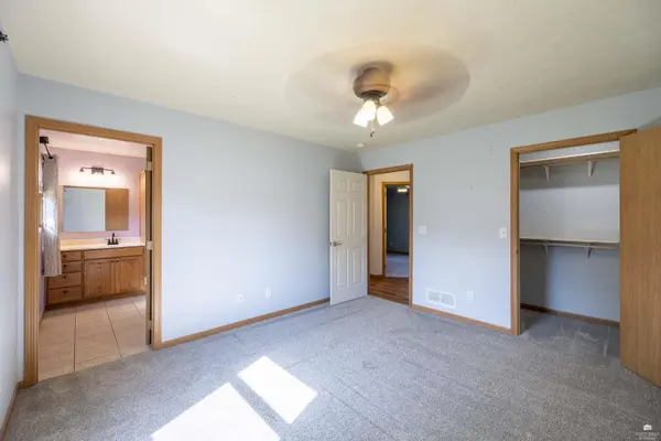 216 Brookvalley DR, Manhattan, KS 66502