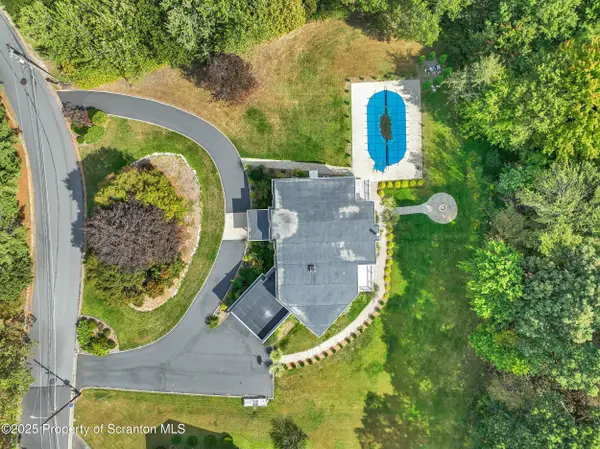 33 Fordham RD, Wilkes-barre, PA 18702