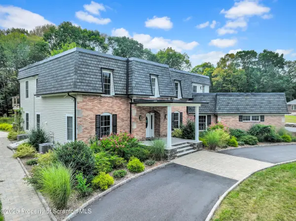 33 Fordham RD, Wilkes-barre, PA 18702