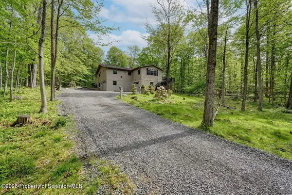 341 Packanack DR, Clifton Twp, PA 18424