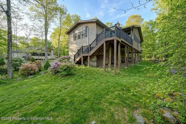 341 Packanack DR, Clifton Twp, PA 18424