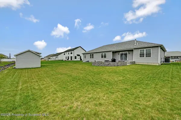114 Osprey LN, Archbald, PA 18403