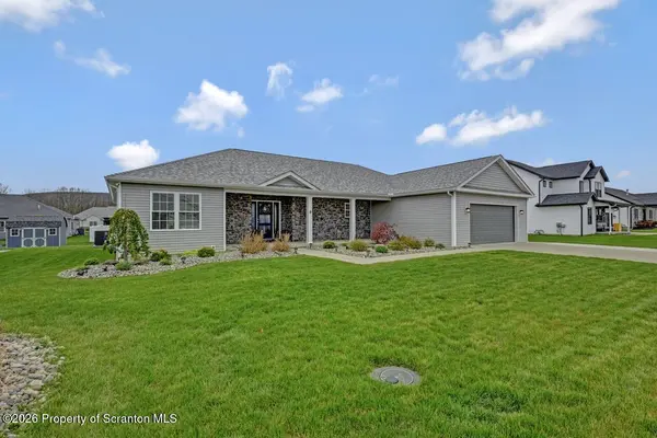 114 Osprey LN, Archbald, PA 18403