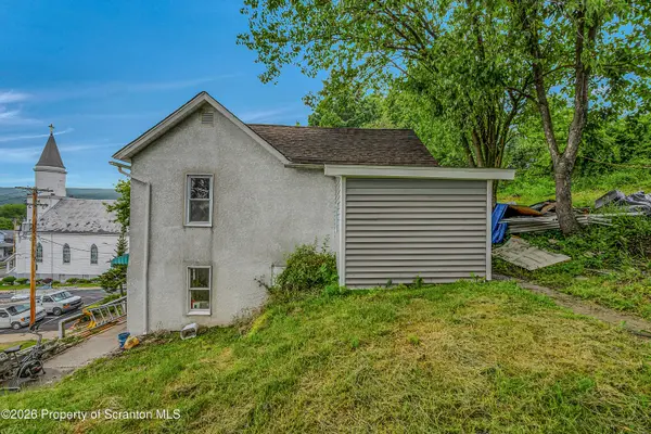 170 Sanderson ST, Old Forge, PA 18518