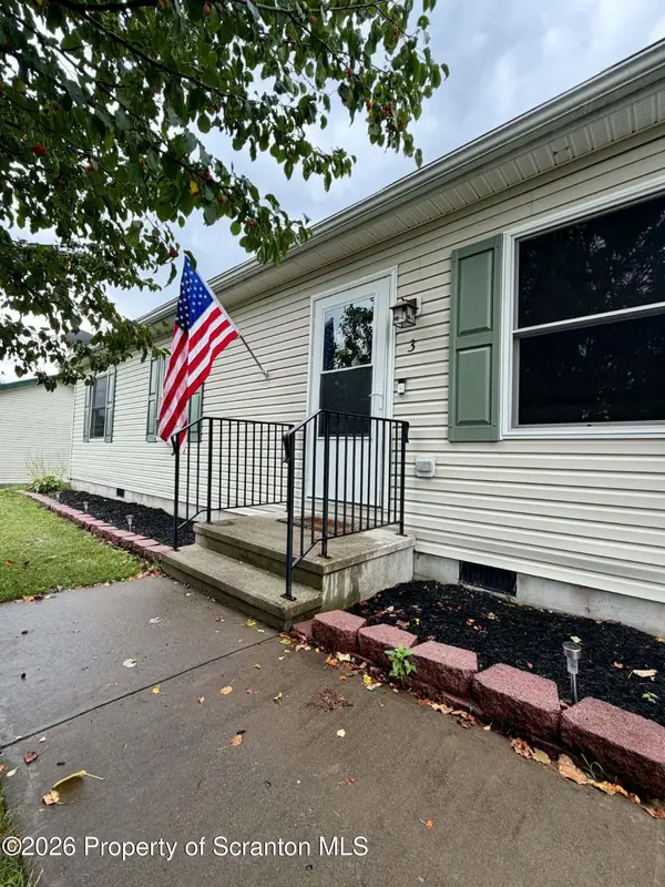 3 Jeanne DR, Tunkhannock, PA 18657