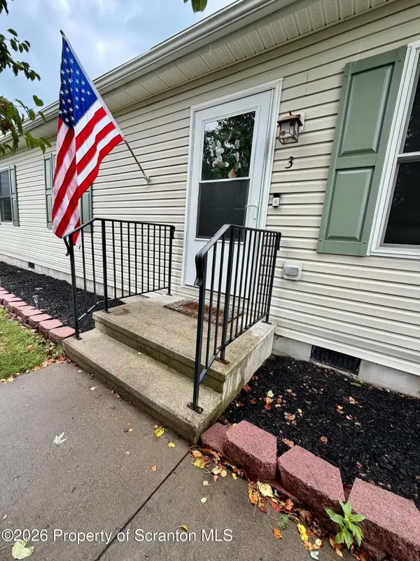 3 Jeanne DR, Tunkhannock, PA 18657
