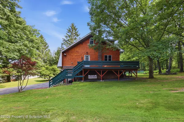 1584 W Mountain Lake DR, Bear Creek, PA 18702