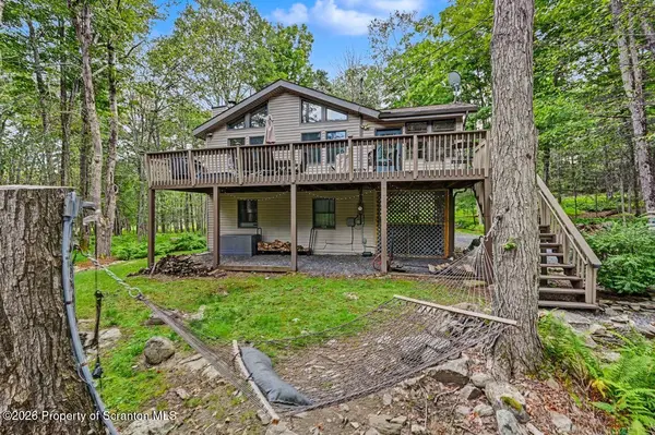 12 Mildred DR, Clifton Twp, PA 18424