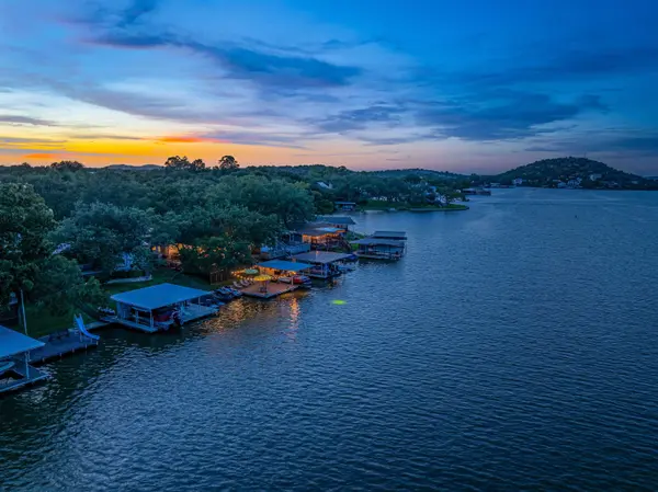 716 Sunrise Ave, Sunrise Beach, TX 78643