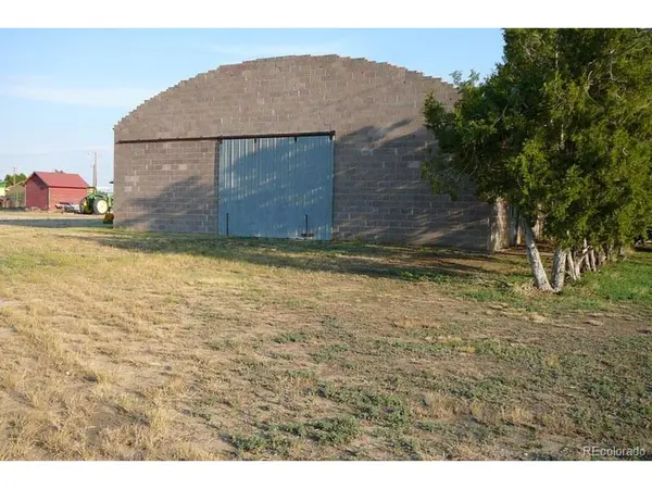 2024 Strasburg, Strasburg, CO 80136