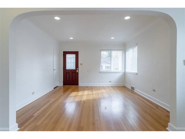 2261 S Lincoln, Denver, CO 80210