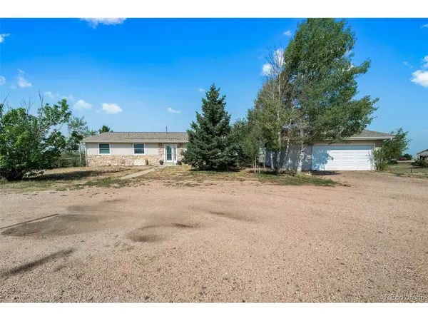 8245 Sun Country, Elizabeth, CO 80107