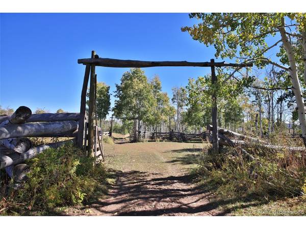 2586 26 1/10, Gateway, CO 81522