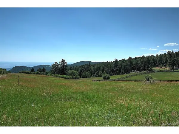 13884 N Trail, Littleton, CO 80127