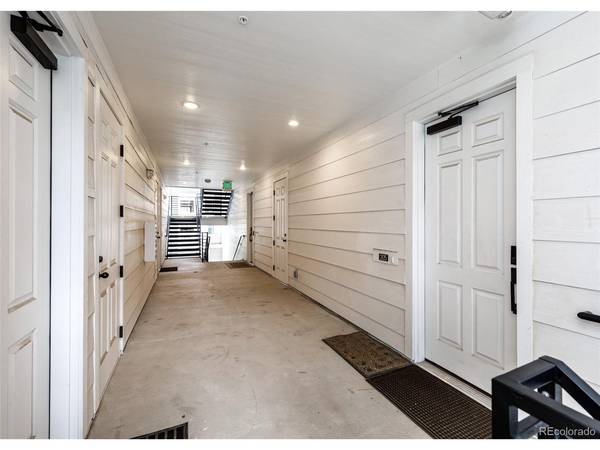 6153 N Ceylon #2-205, Denver, CO 80249