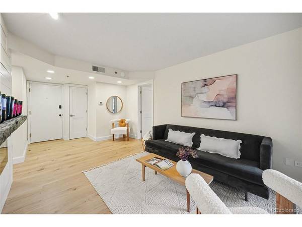 350 Detroit #209, Denver, CO 80206
