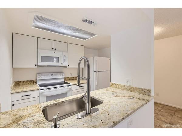 6475 S Dayton #102, Englewood, CO 80111