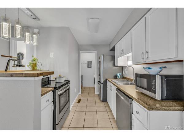 1830 Newland #101, Lakewood, CO 80214