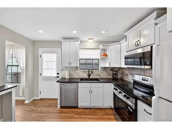 6489 S Dayton, Englewood, CO 80111