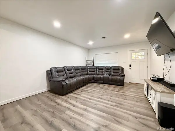 1001 Troy, Aurora, CO 80011