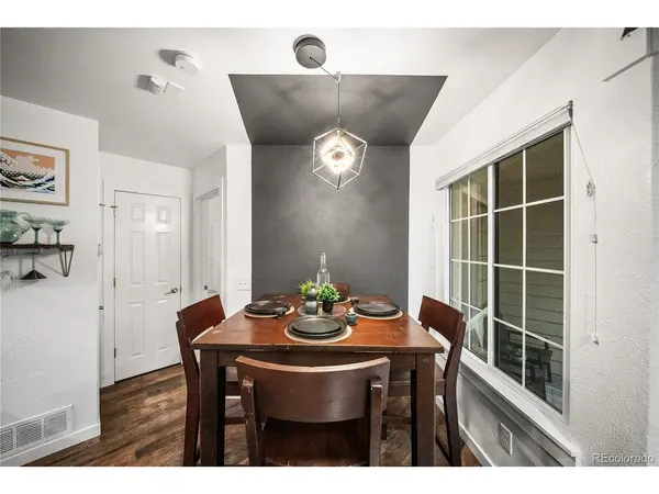 910 S Dahlia #A, Denver, CO 80246