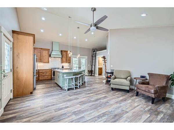 352 Peak View, Florissant, CO 80816