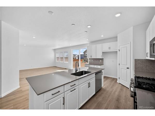 28450 E 4th, Watkins, CO 80137