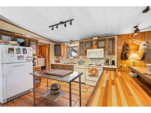 10000 State Highway 96, Westcliffe, CO 81252